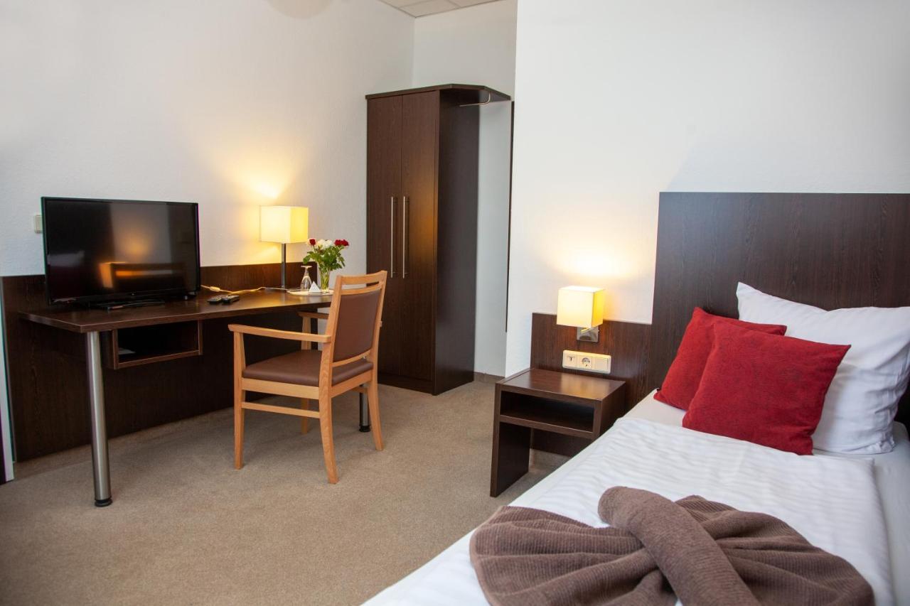 Seehotel Zum Loewen Strasen Экстерьер фото
