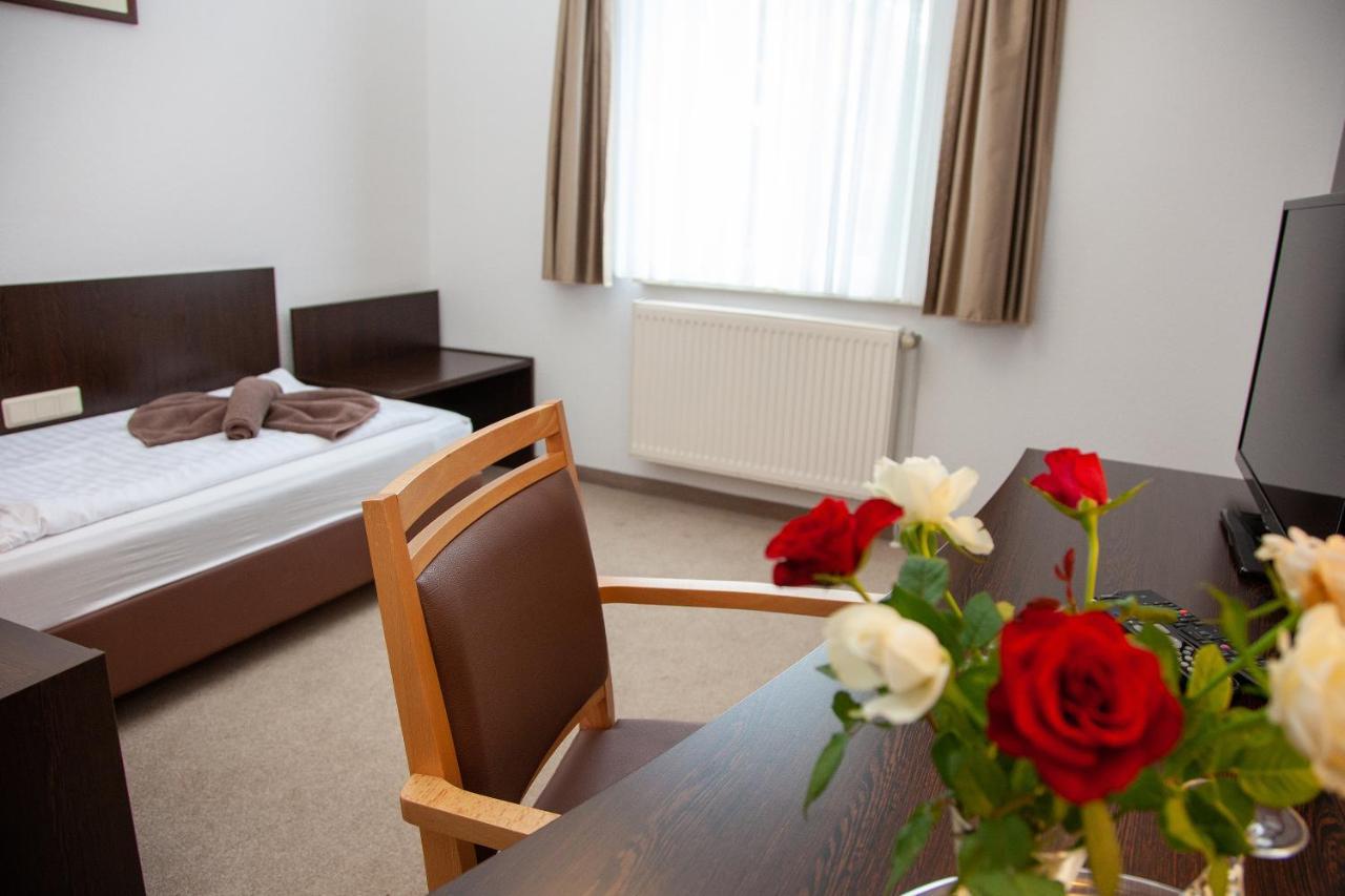 Seehotel Zum Loewen Strasen Экстерьер фото