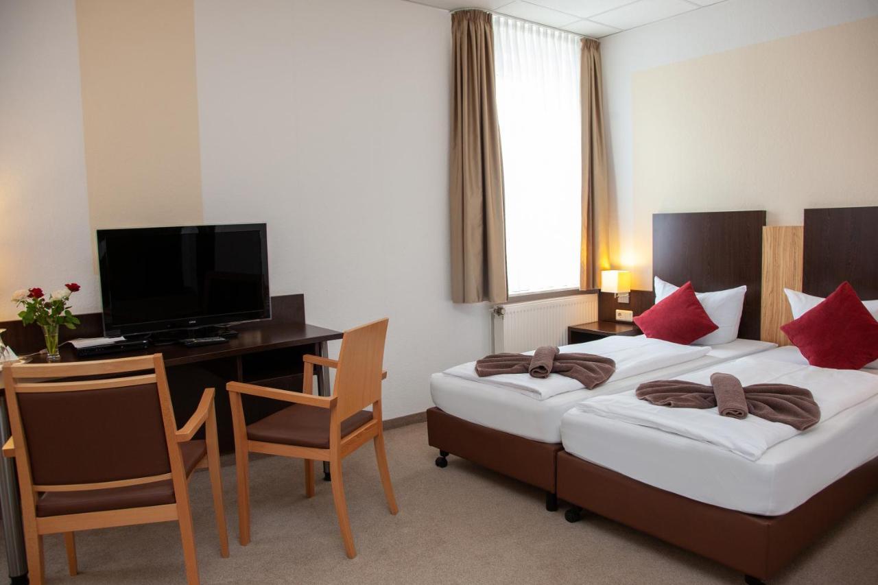 Seehotel Zum Loewen Strasen Экстерьер фото