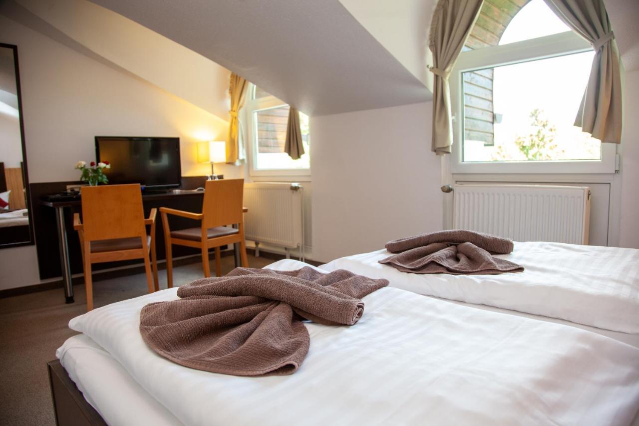Seehotel Zum Loewen Strasen Экстерьер фото