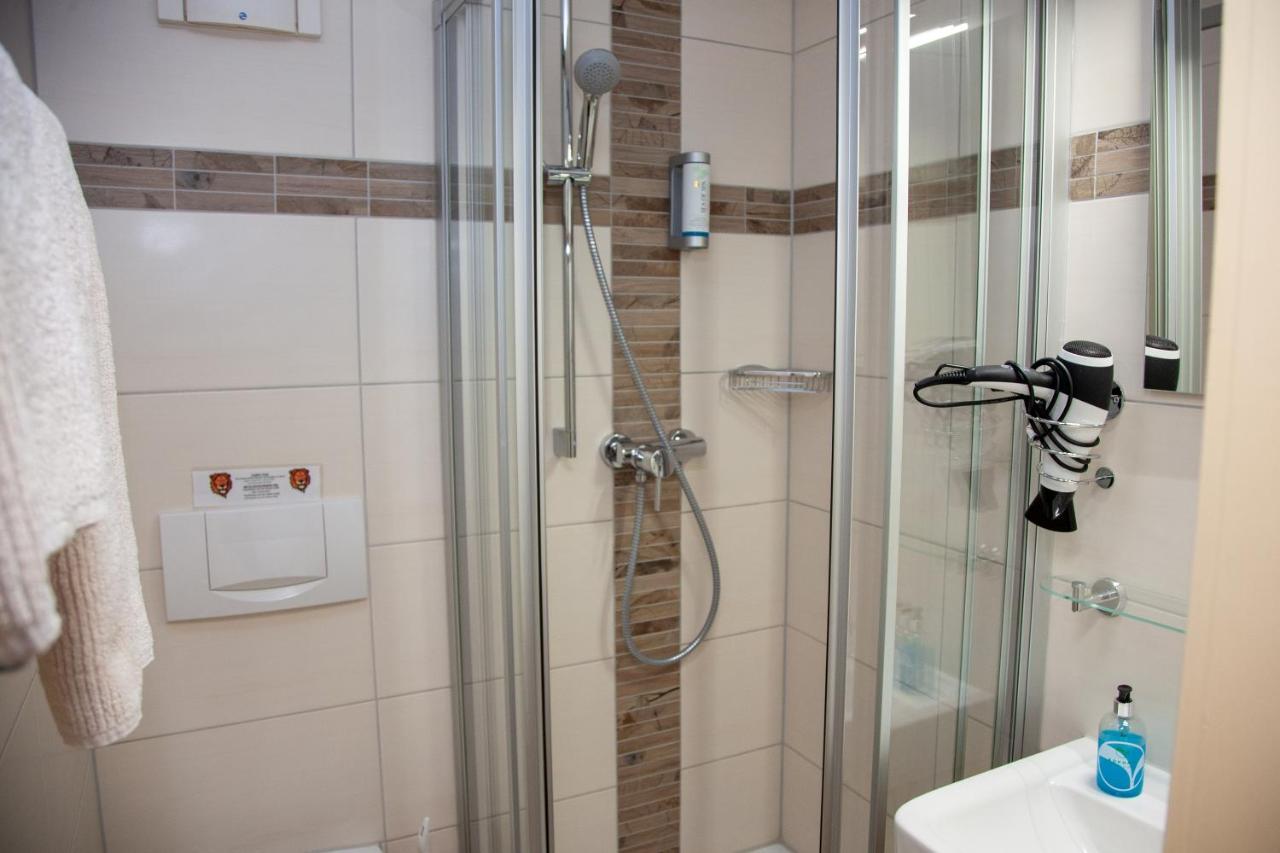 Seehotel Zum Loewen Strasen Экстерьер фото