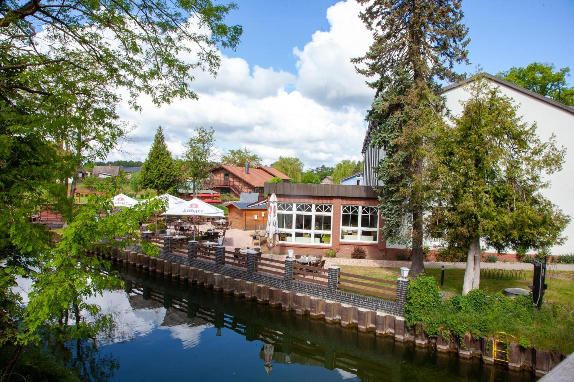 Seehotel Zum Loewen Strasen Экстерьер фото